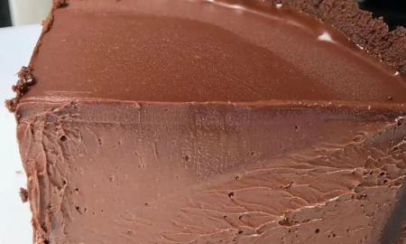 Schokoladentorte mit einer super cremigen Füllung