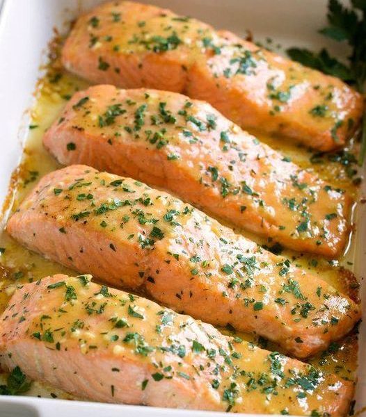 Lachs mit Knoblauchbutter und Zitrone – Tortekuchen