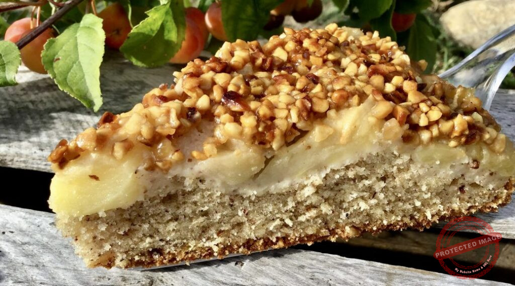 APFELKUCHEN MIT EIERLIKÖR UND HASELNÜSSEN – Tortekuchen APFELKUCHEN MIT EIERLIKÖR UND HASELNÜSSEN – Tortekuchen